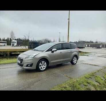 Сірий Пежо 5008, об'ємом двигуна 1.56 л та пробігом 210 тис. км за 10500 $, фото 2 на Automoto.ua