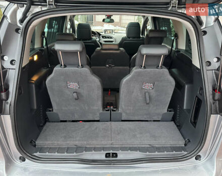 Сірий Пежо 5008, об'ємом двигуна 1.6 л та пробігом 223 тис. км за 10750 $, фото 122 на Automoto.ua