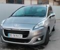 Серый Пежо 5008, объемом двигателя 1.6 л и пробегом 231 тыс. км за 11200 $, фото 1 на Automoto.ua