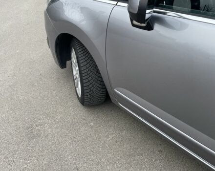 Серый Пежо 5008, объемом двигателя 2 л и пробегом 240 тыс. км за 12300 $, фото 5 на Automoto.ua