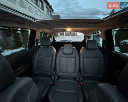 Сірий Пежо 5008, об'ємом двигуна 1.6 л та пробігом 223 тис. км за 10750 $, фото 120 на Automoto.ua