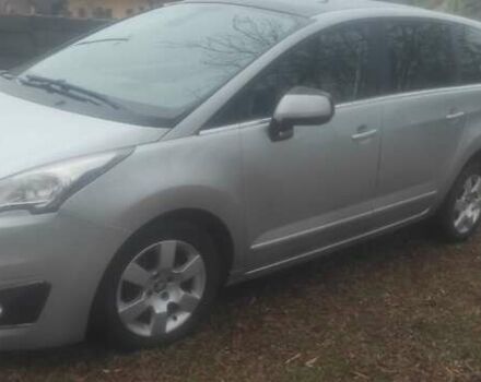 Серый Пежо 5008, объемом двигателя 1.56 л и пробегом 193 тыс. км за 10350 $, фото 2 на Automoto.ua