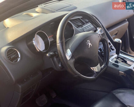 Серый Пежо 5008, объемом двигателя 2 л и пробегом 315 тыс. км за 10299 $, фото 9 на Automoto.ua
