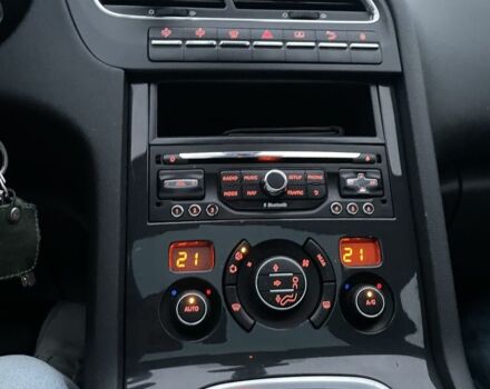 Серый Пежо 5008, объемом двигателя 2 л и пробегом 240 тыс. км за 12300 $, фото 16 на Automoto.ua