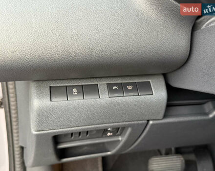 Сірий Пежо 5008, об'ємом двигуна 1.6 л та пробігом 200 тис. км за 12300 $, фото 62 на Automoto.ua