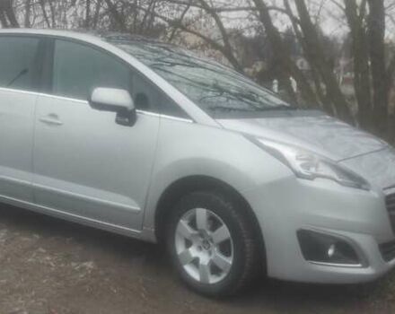 Серый Пежо 5008, объемом двигателя 1.56 л и пробегом 193 тыс. км за 10350 $, фото 1 на Automoto.ua