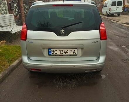 Серый Пежо 5008, объемом двигателя 1.6 л и пробегом 280 тыс. км за 10200 $, фото 1 на Automoto.ua