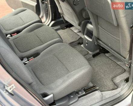 Сірий Пежо 5008, об'ємом двигуна 1.6 л та пробігом 200 тис. км за 12300 $, фото 27 на Automoto.ua