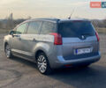 Серый Пежо 5008, объемом двигателя 2 л и пробегом 315 тыс. км за 10299 $, фото 4 на Automoto.ua