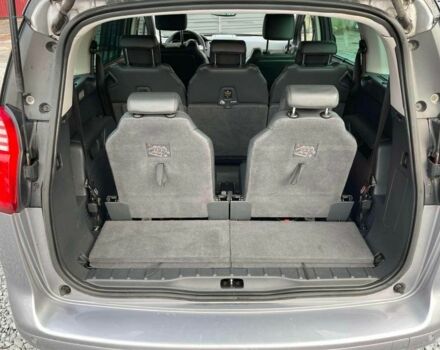 Серый Пежо 5008, объемом двигателя 2 л и пробегом 240 тыс. км за 12300 $, фото 11 на Automoto.ua