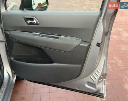 Сірий Пежо 5008, об'ємом двигуна 1.6 л та пробігом 200 тис. км за 12300 $, фото 19 на Automoto.ua