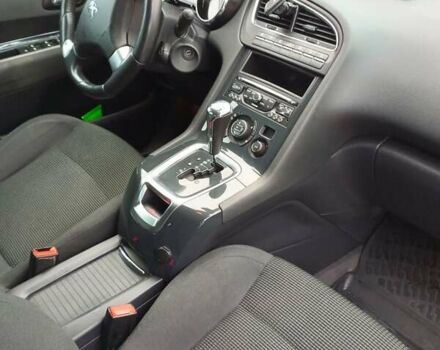 Серый Пежо 5008, объемом двигателя 1.6 л и пробегом 280 тыс. км за 10200 $, фото 5 на Automoto.ua