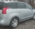 Серый Пежо 5008, объемом двигателя 1.56 л и пробегом 193 тыс. км за 10350 $, фото 3 на Automoto.ua