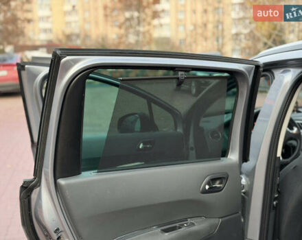 Сірий Пежо 5008, об'ємом двигуна 1.6 л та пробігом 200 тис. км за 12300 $, фото 29 на Automoto.ua