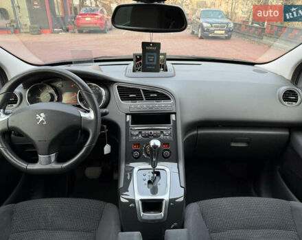 Сірий Пежо 5008, об'ємом двигуна 1.6 л та пробігом 200 тис. км за 12300 $, фото 58 на Automoto.ua