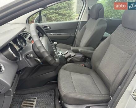 Пежо 5008 2009 в Львове на Automoto.ua Серый Пежо 5008, объемом двигателя 1.6 л и пробегом 267 тыс. км за 6900 $, фото 15 на Automoto.ua