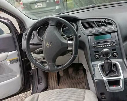 Серый Пежо 5008, объемом двигателя 1.6 л и пробегом 196 тыс. км за 6200 $, фото 8 на Automoto.ua