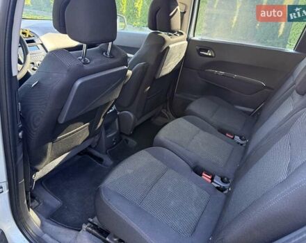 Сірий Пежо 5008, об'ємом двигуна 1.56 л та пробігом 252 тис. км за 7300 $, фото 10 на Automoto.ua