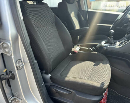 Серый Пежо 5008, объемом двигателя 1.56 л и пробегом 271 тыс. км за 6850 $, фото 29 на Automoto.ua