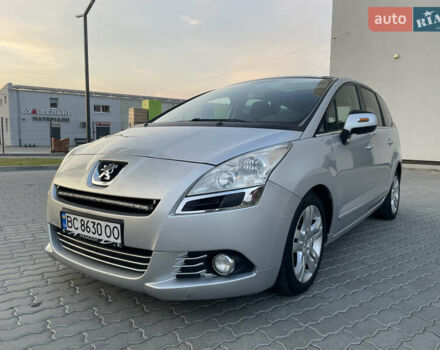 Сірий Пежо 5008, об'ємом двигуна 2 л та пробігом 337 тис. км за 9000 $, фото 1 на Automoto.ua