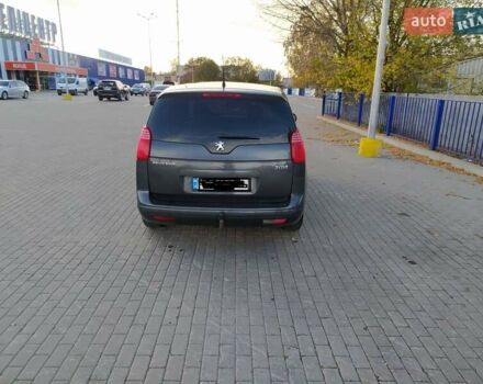 Серый Пежо 5008, объемом двигателя 1.56 л и пробегом 320 тыс. км за 8200 $, фото 2 на Automoto.ua