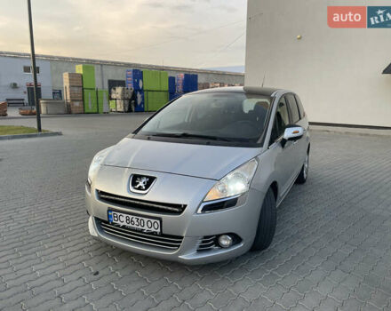 Сірий Пежо 5008, об'ємом двигуна 2 л та пробігом 337 тис. км за 9000 $, фото 5 на Automoto.ua