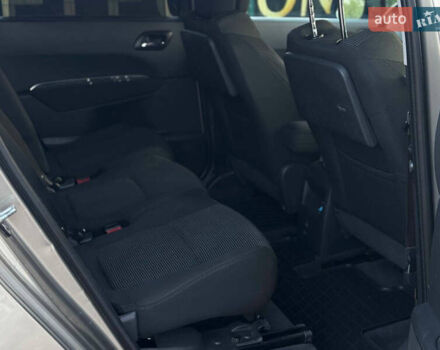 Серый Пежо 5008, объемом двигателя 1.56 л и пробегом 268 тыс. км за 7290 $, фото 17 на Automoto.ua