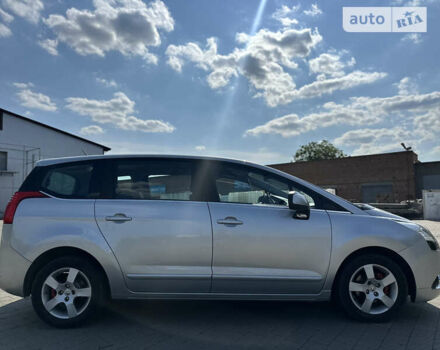 Серый Пежо 5008, объемом двигателя 1.56 л и пробегом 271 тыс. км за 6850 $, фото 22 на Automoto.ua