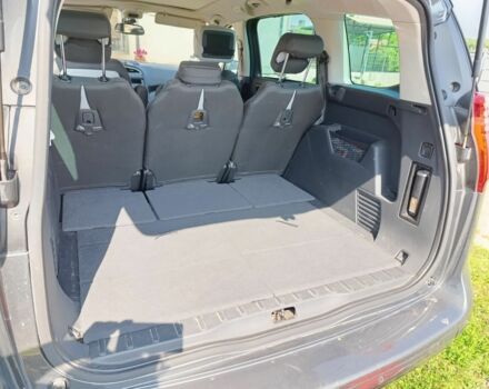 Серый Пежо 5008, объемом двигателя 1.6 л и пробегом 270 тыс. км за 8300 $, фото 3 на Automoto.ua