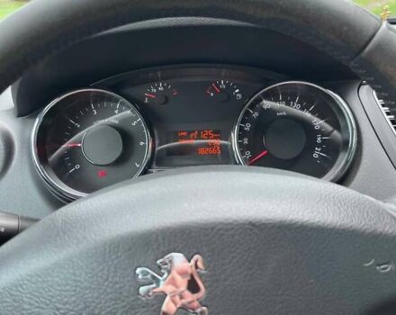 Сірий Пежо 5008, об'ємом двигуна 1.6 л та пробігом 183 тис. км за 6900 $, фото 5 на Automoto.ua