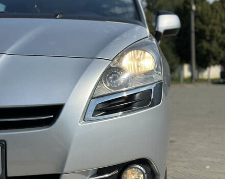 Серый Пежо 5008, объемом двигателя 1.56 л и пробегом 271 тыс. км за 6850 $, фото 8 на Automoto.ua