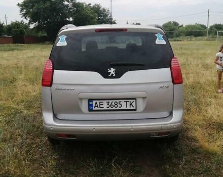 Серый Пежо 5008, объемом двигателя 1.6 л и пробегом 182 тыс. км за 8200 $, фото 1 на Automoto.ua