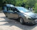 Серый Пежо 5008, объемом двигателя 1.6 л и пробегом 240 тыс. км за 6500 $, фото 1 на Automoto.ua