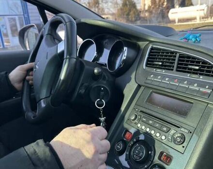 Сірий Пежо 5008, об'ємом двигуна 1.56 л та пробігом 265 тис. км за 7600 $, фото 7 на Automoto.ua