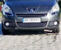 Серый Пежо 5008, объемом двигателя 1.6 л и пробегом 278 тыс. км за 7500 $, фото 1 на Automoto.ua