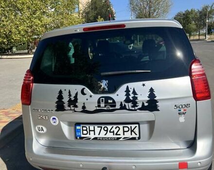 Серый Пежо 5008, объемом двигателя 2 л и пробегом 240 тыс. км за 9000 $, фото 4 на Automoto.ua