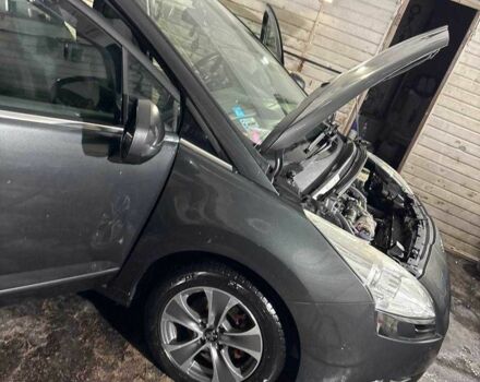 Сірий Пежо 5008, об'ємом двигуна 1.6 л та пробігом 179 тис. км за 6500 $, фото 2 на Automoto.ua