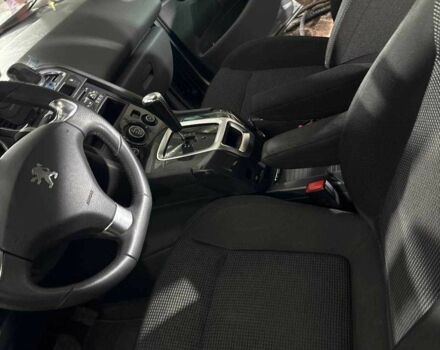 Сірий Пежо 5008, об'ємом двигуна 1.6 л та пробігом 179 тис. км за 6500 $, фото 16 на Automoto.ua