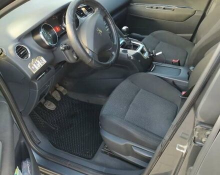 Серый Пежо 5008, объемом двигателя 1.56 л и пробегом 320 тыс. км за 8200 $, фото 6 на Automoto.ua