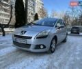 Серый Пежо 5008, объемом двигателя 1.56 л и пробегом 251 тыс. км за 7900 $, фото 1 на Automoto.ua