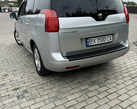 Серый Пежо 5008, объемом двигателя 2 л и пробегом 306 тыс. км за 8800 $, фото 4 на Automoto.ua