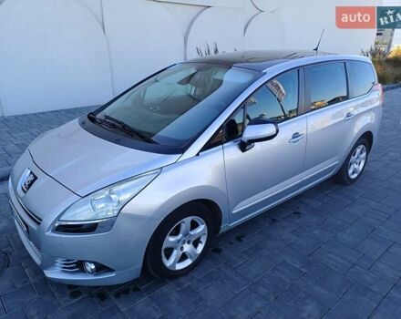 Серый Пежо 5008, объемом двигателя 2 л и пробегом 264 тыс. км за 9900 $, фото 4 на Automoto.ua