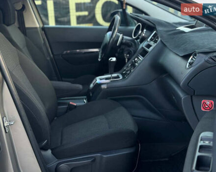 Серый Пежо 5008, объемом двигателя 1.56 л и пробегом 268 тыс. км за 7290 $, фото 18 на Automoto.ua