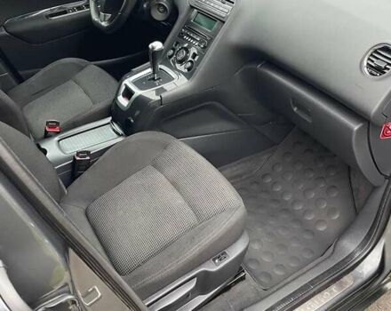Сірий Пежо 5008, об'ємом двигуна 1.56 л та пробігом 235 тис. км за 7800 $, фото 3 на Automoto.ua