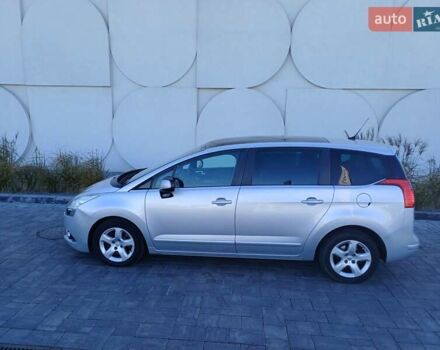 Серый Пежо 5008, объемом двигателя 2 л и пробегом 264 тыс. км за 9900 $, фото 12 на Automoto.ua