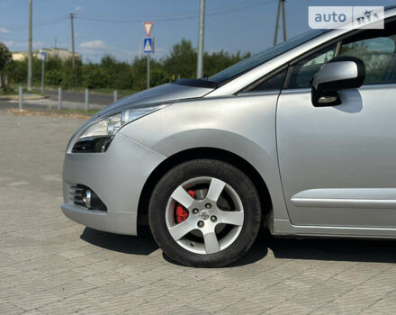 Серый Пежо 5008, объемом двигателя 1.56 л и пробегом 271 тыс. км за 6850 $, фото 3 на Automoto.ua