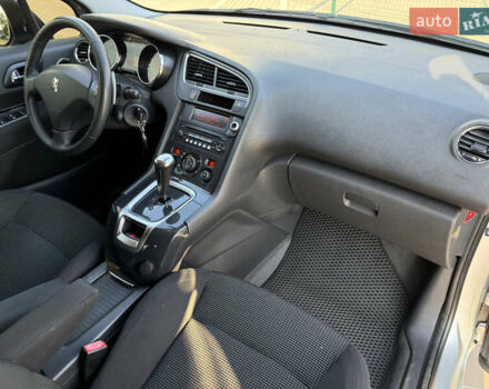 Сірий Пежо 5008, об'ємом двигуна 1.6 л та пробігом 253 тис. км за 6800 $, фото 29 на Automoto.ua