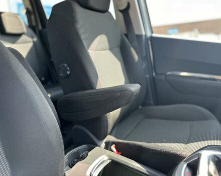 Серый Пежо 5008, объемом двигателя 1.56 л и пробегом 271 тыс. км за 6850 $, фото 27 на Automoto.ua