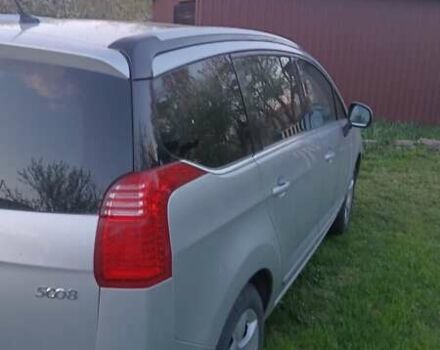 Серый Пежо 5008, объемом двигателя 1.6 л и пробегом 182 тыс. км за 8300 $, фото 2 на Automoto.ua