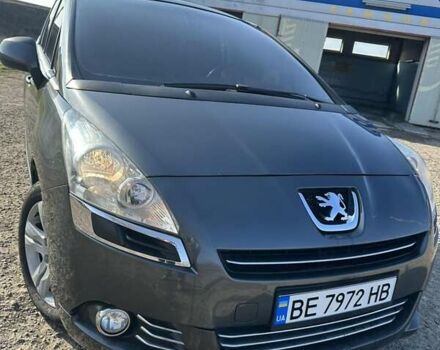 Сірий Пежо 5008, об'ємом двигуна 1.56 л та пробігом 265 тис. км за 7600 $, фото 3 на Automoto.ua